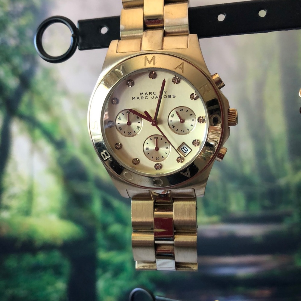 Marc Jacobs gold watch
